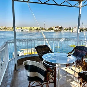 full-moon-house.hotels-luxor-egypt.com/