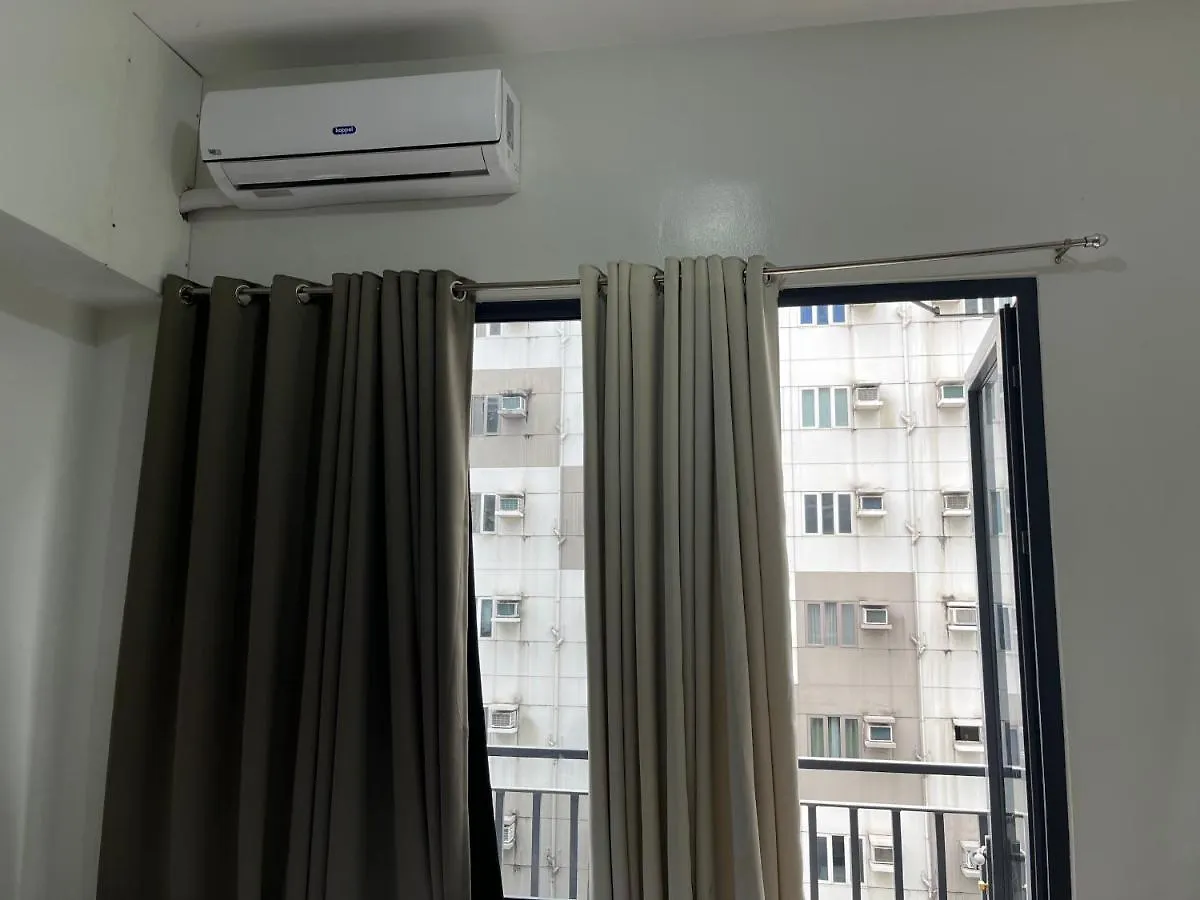 Shore MOA: Cozy Family Apartment with Pool and Entertainment Access Manila Philippines