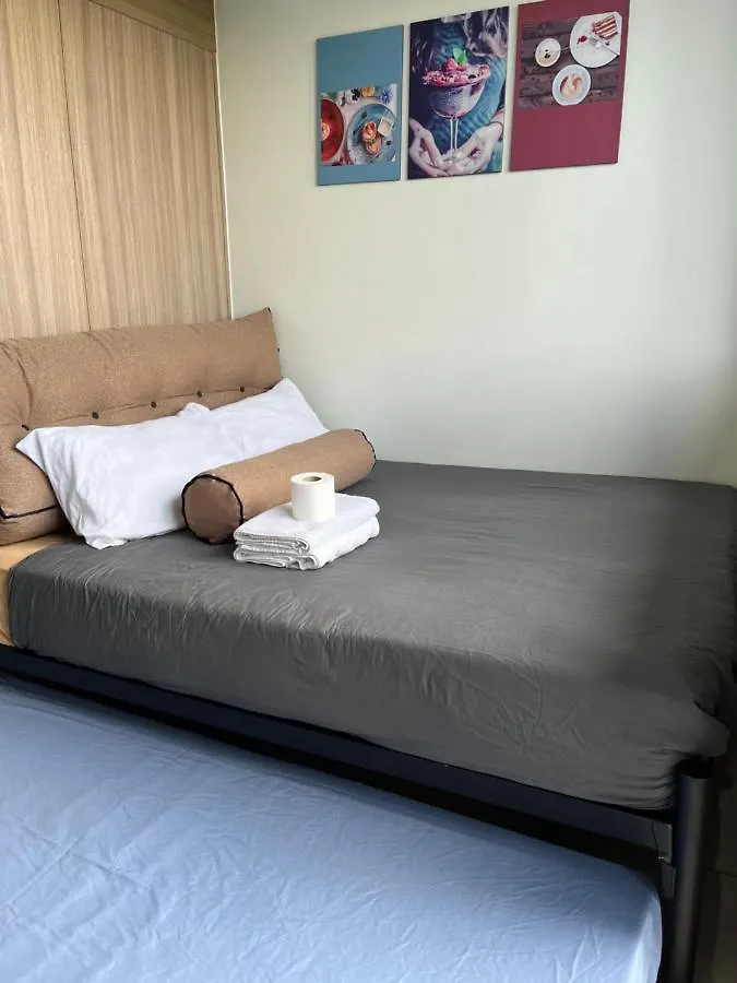 Shore MOA: Cozy Family Apartment with Pool and Entertainment Access Manila