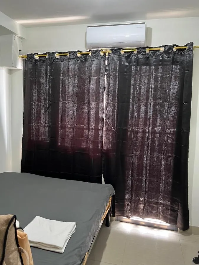 Shore MOA: Cozy Family Apartment with Pool and Entertainment Access Manila Philippines