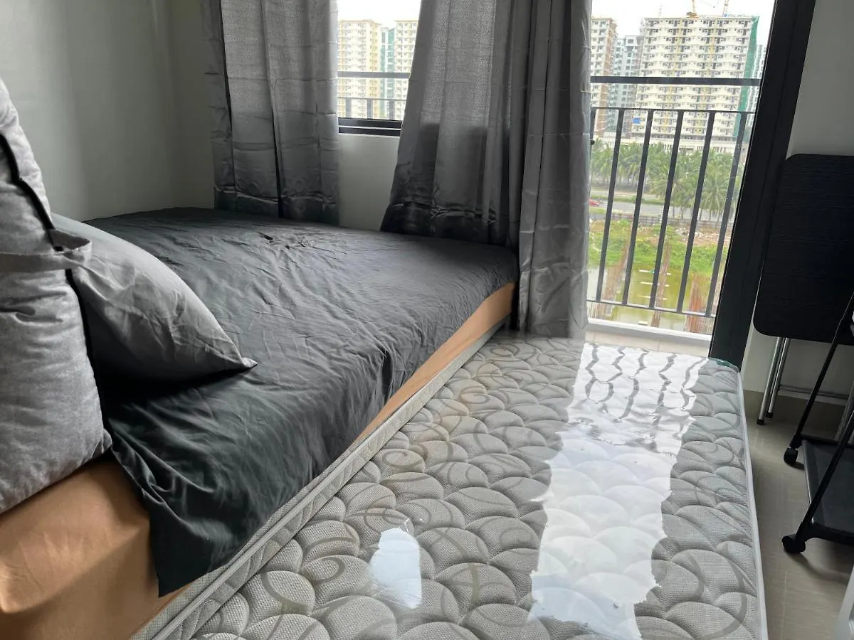 Shore MOA: Cozy Family Apartment with Pool and Entertainment Access Manila