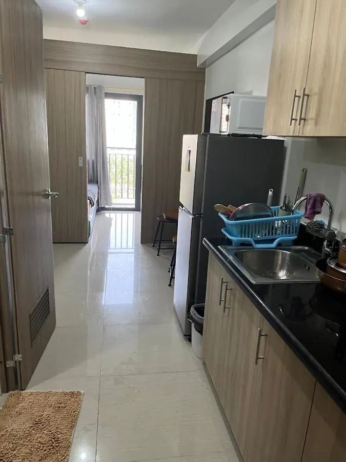 Shore MOA: Cozy Family Apartment with Pool and Entertainment Access Manila